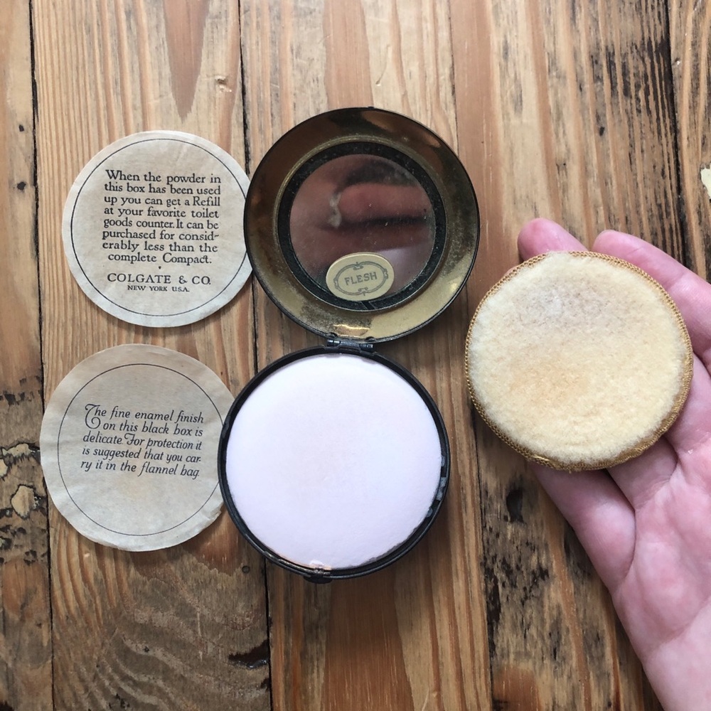 Vintage Art Deco 1930 Colgate “flesh” Powder Compact  Intact, Black Box 100